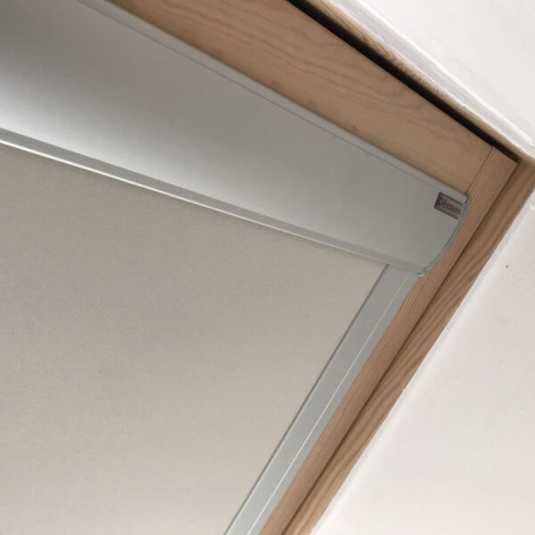 dachowa premium_5 Rolety Dachowe - Wrocław - Intirol zdjęcie nr 4