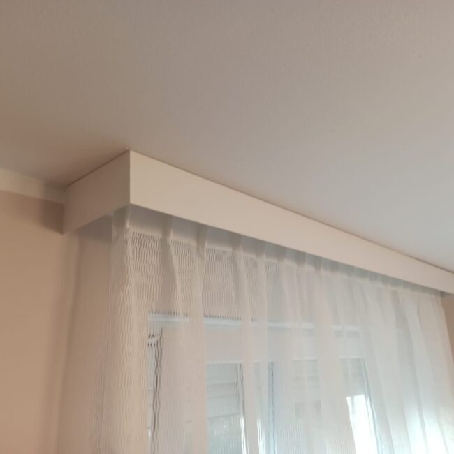 Karnisze, maskownice, firany i zasłony — realizacja po montażu INTIROL