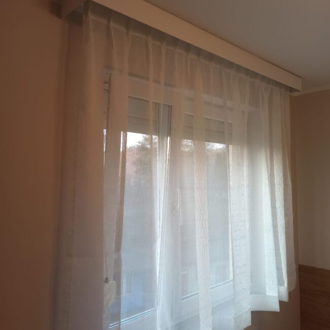 Karnisze, maskownice, firany i zasłony — realizacja po montażu INTIROL